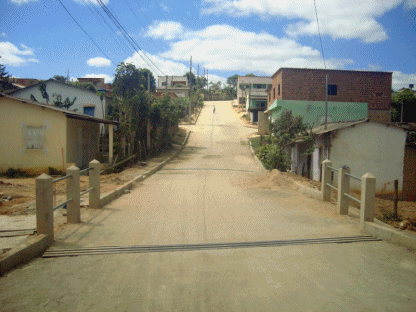 Prefeitura entrega mais quatro ruas calçadas em Ecoporanga