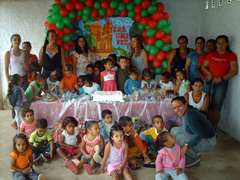 CMEI “ Eber Teixeira Figueiredo” fecha comemoração do mês das crianças